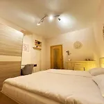 Cozy And Quiet Central Apartment
