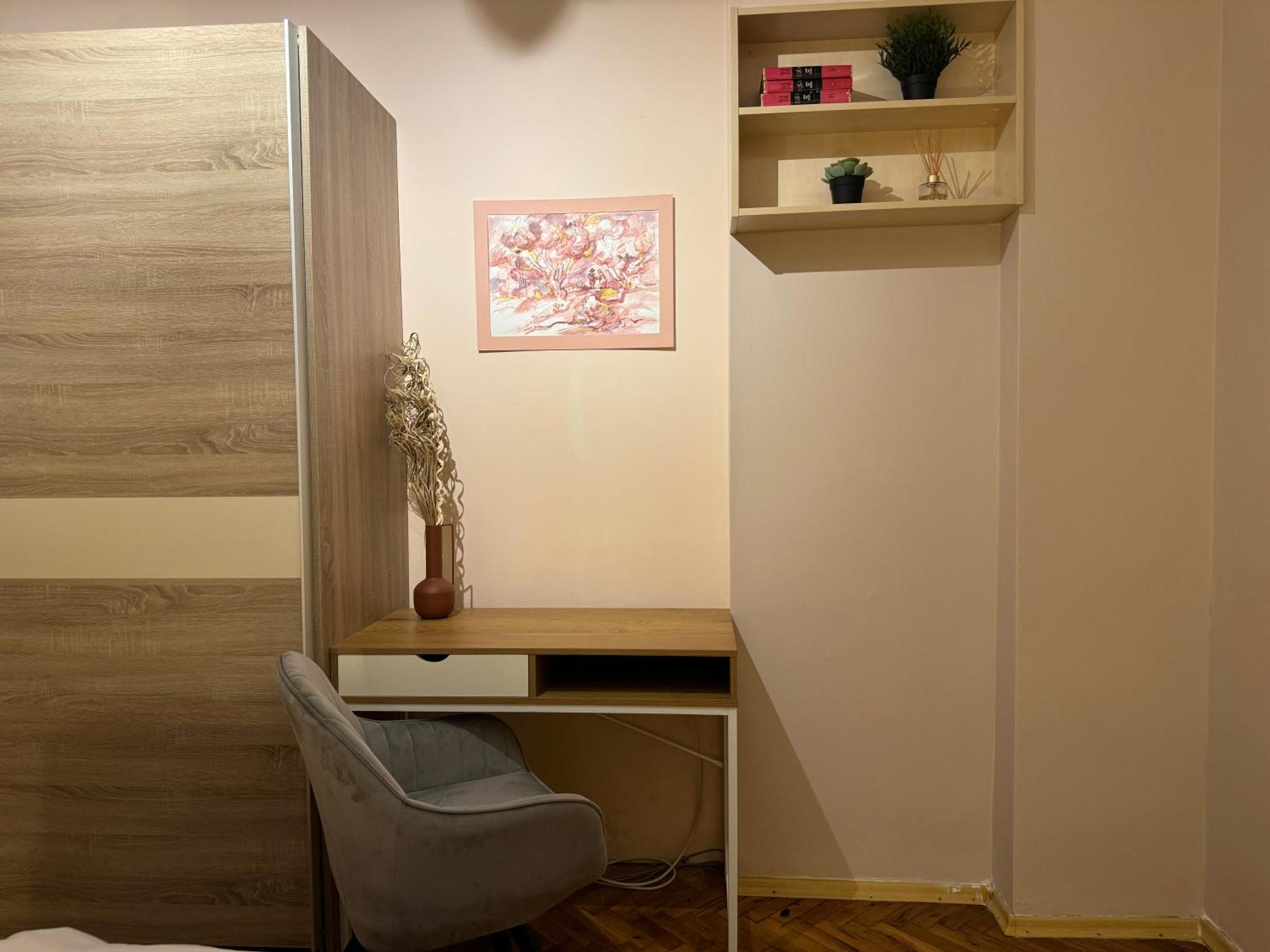 Apartment Cozy And Quiet